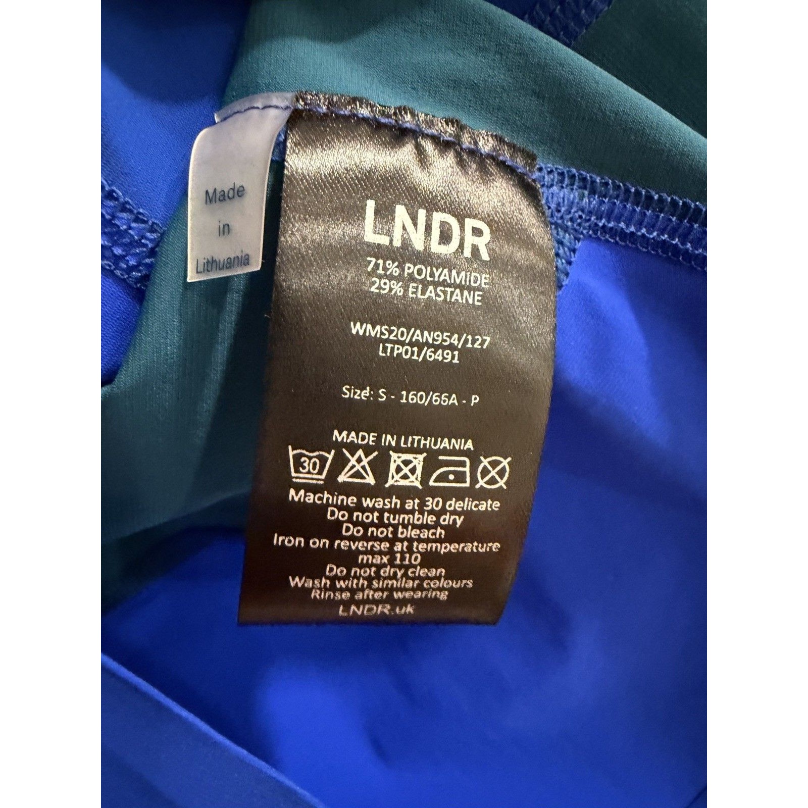 Lndr Malibu Color Blue Block Design Rashguard Top Size Small Nwt Retail $180 — image 4 of 5